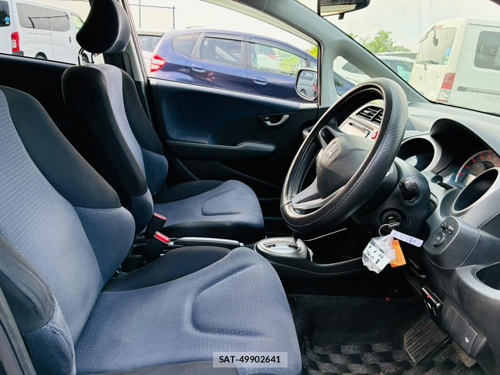 Honda FIT 2010-04 7927510-11