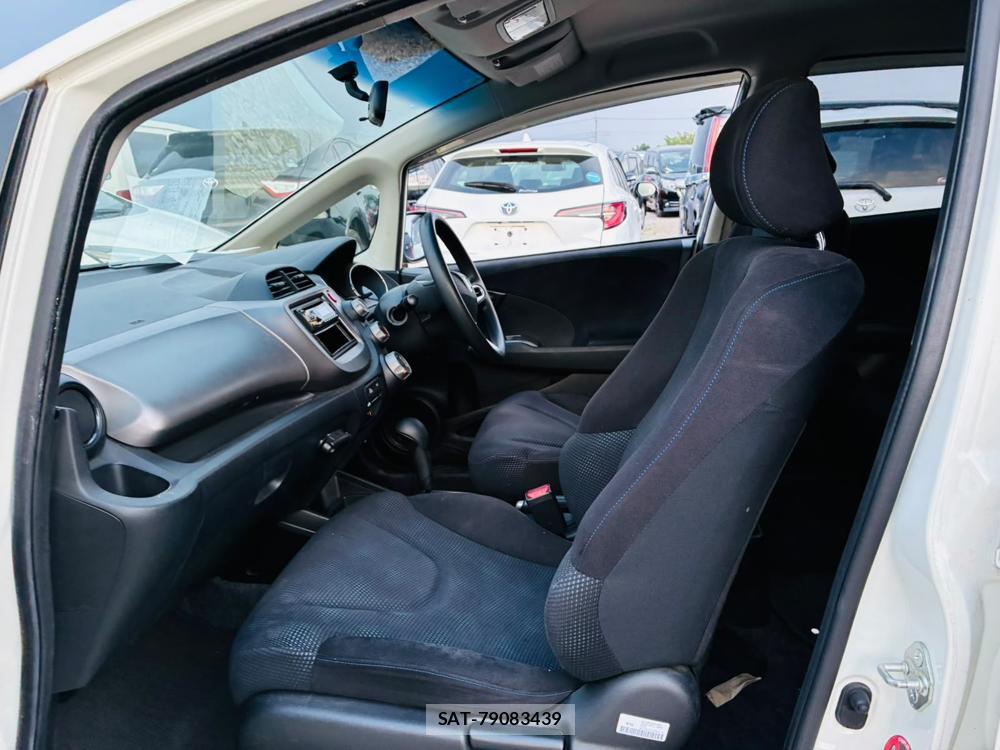 Honda FIT 2012-03 7957954-10