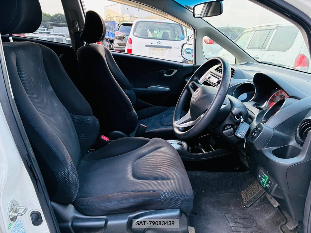 Honda FIT 2012-03 7957954-11