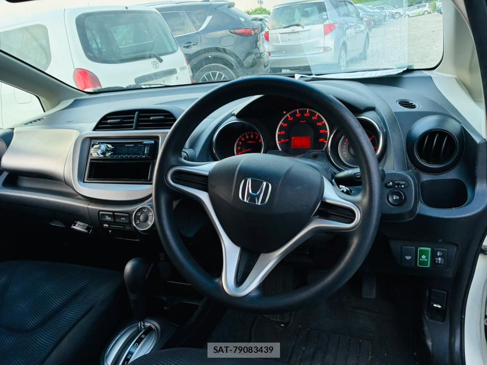 Honda FIT 2012-03 7957954-14