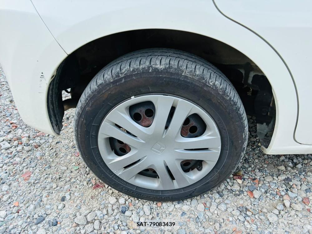Honda FIT 2012-03 7957954-21