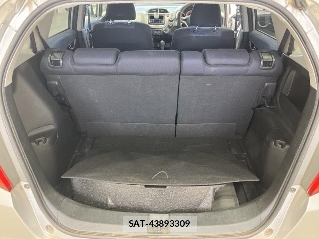 Honda FIT 2009-10 8032640-12