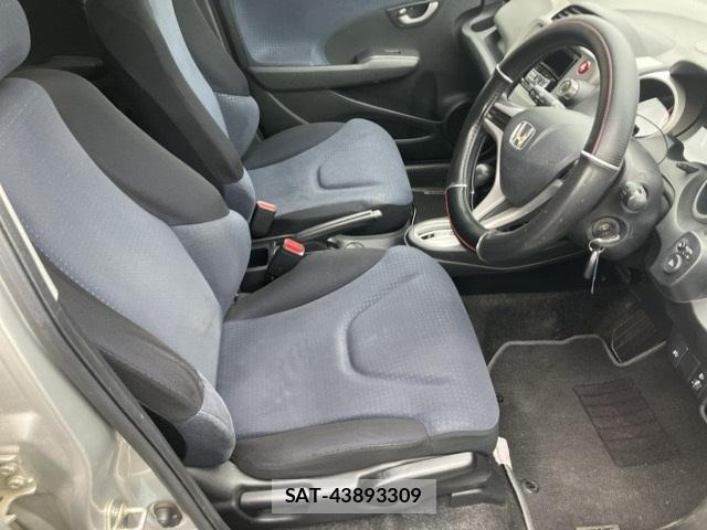 Honda FIT 2009-10 8032640-4