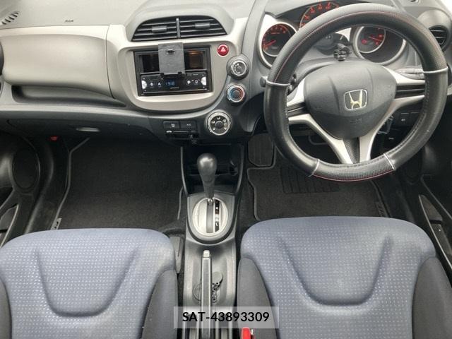 Honda FIT 2009-10 8032640-8