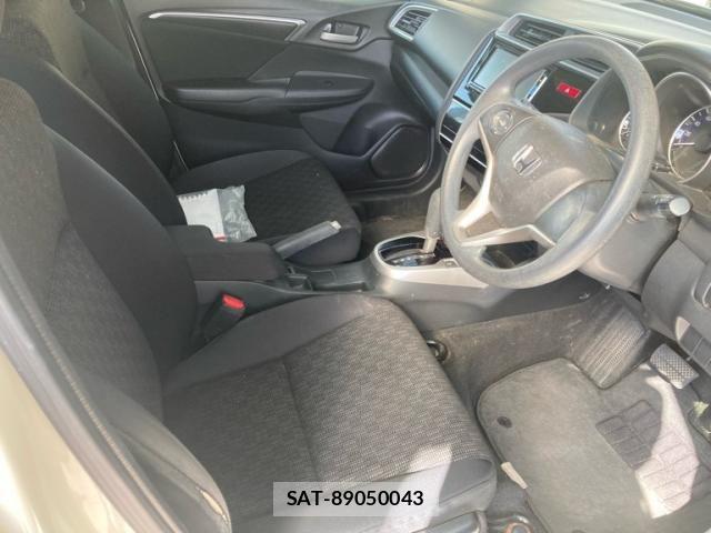 Honda FIT 2015-08 8073756-11