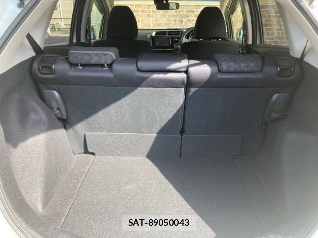 Honda FIT 2015-08 8073756-13