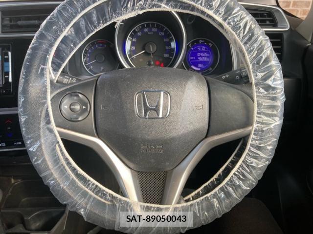Honda FIT 2015-08 8073756-15