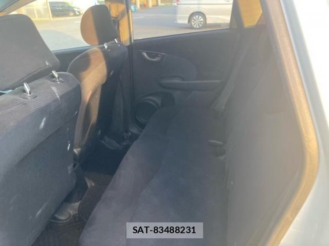 Honda FIT 2011-10 8073765-6