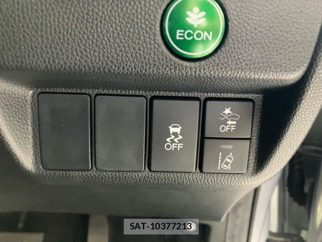 Honda FIT 2018-03 8073754-9