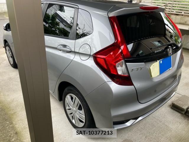 Honda FIT 2018-03 8073754-3