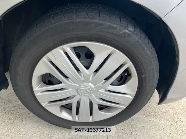 Honda FIT 2018-03 8073754-5