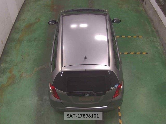 Honda FIT 2009-10 7946264-2