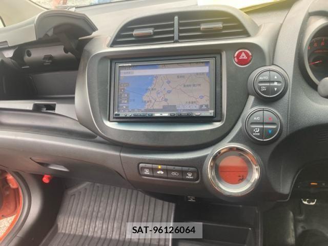 Honda FIT 2010-12 8073757-14