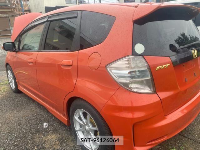 Honda FIT 2010-12 8073757-4
