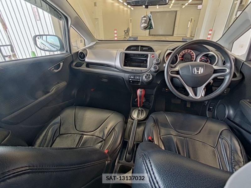 Honda FIT 2009-03 8083208-4