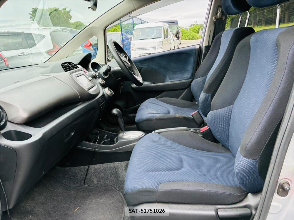 Honda FIT 2012-05 8056362-10