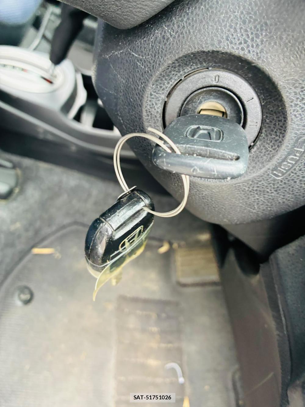 Honda FIT 2012-05 8056362-12