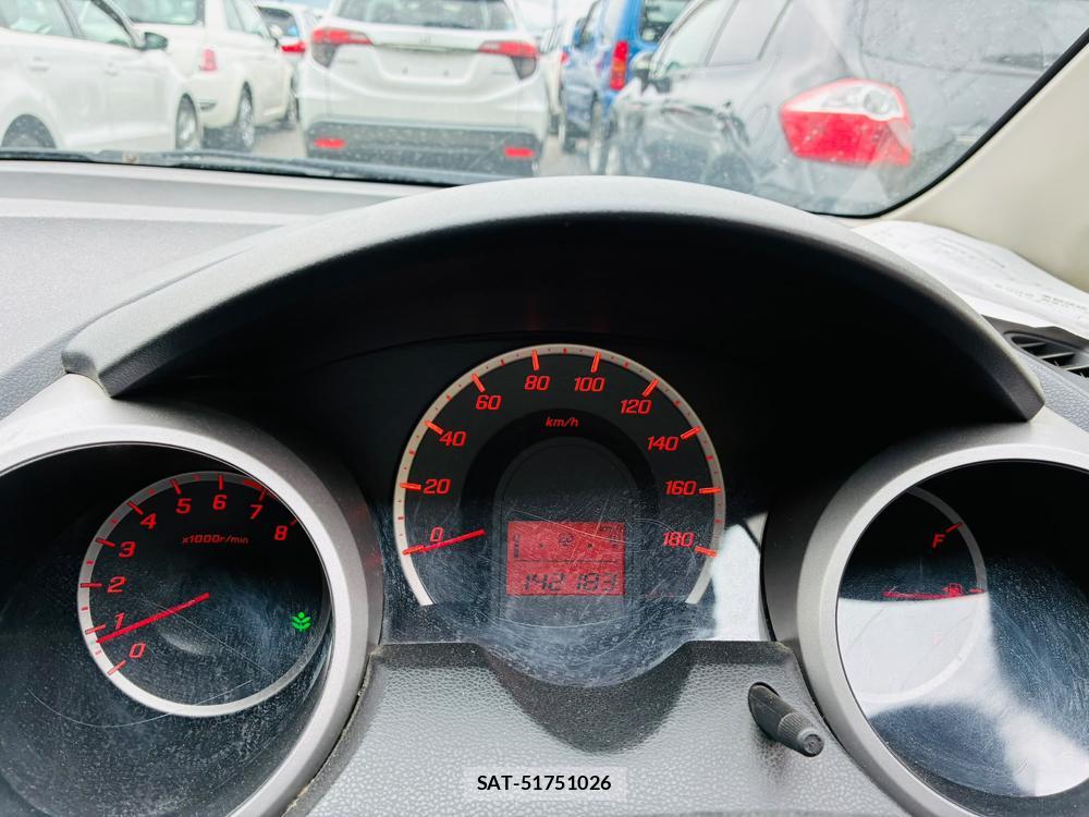 Honda FIT 2012-05 8056362-14