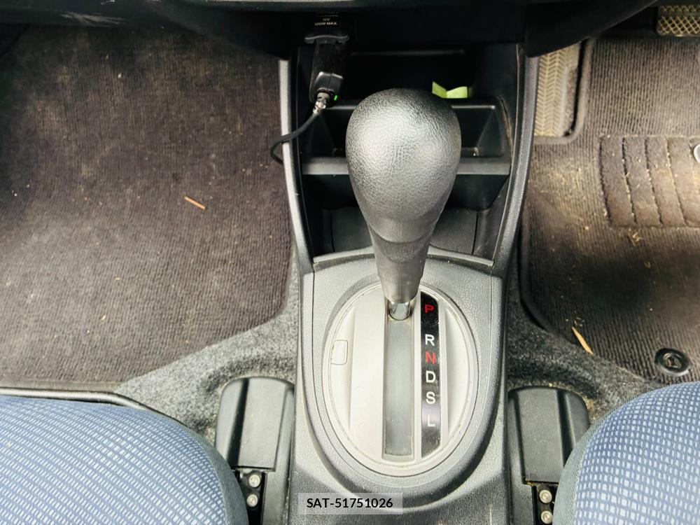 Honda FIT 2012-05 8056362-15