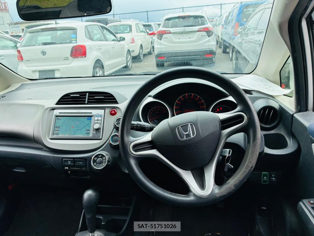Honda FIT 2012-05 8056362-17