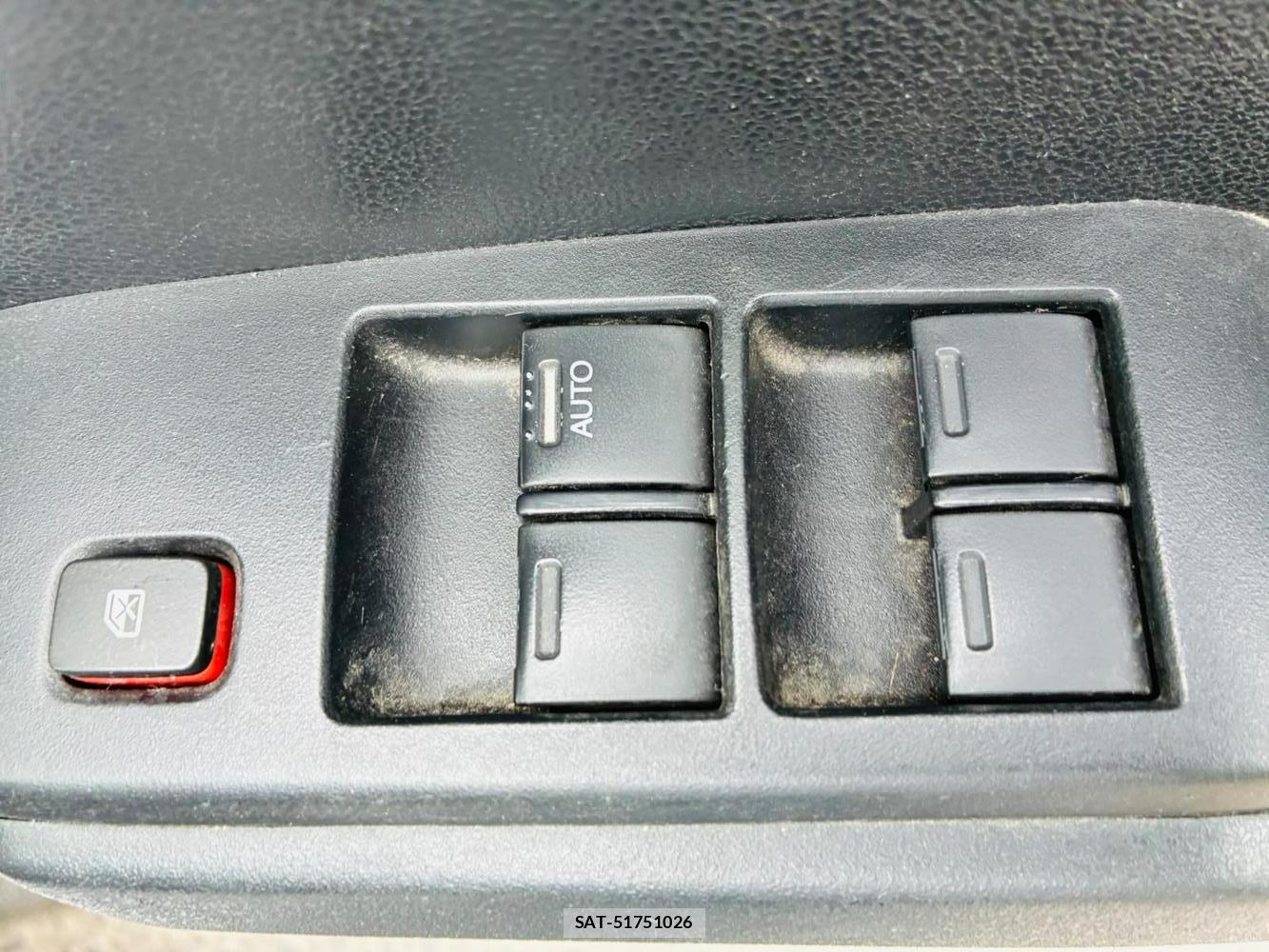 Honda FIT 2012-05 8056362-19