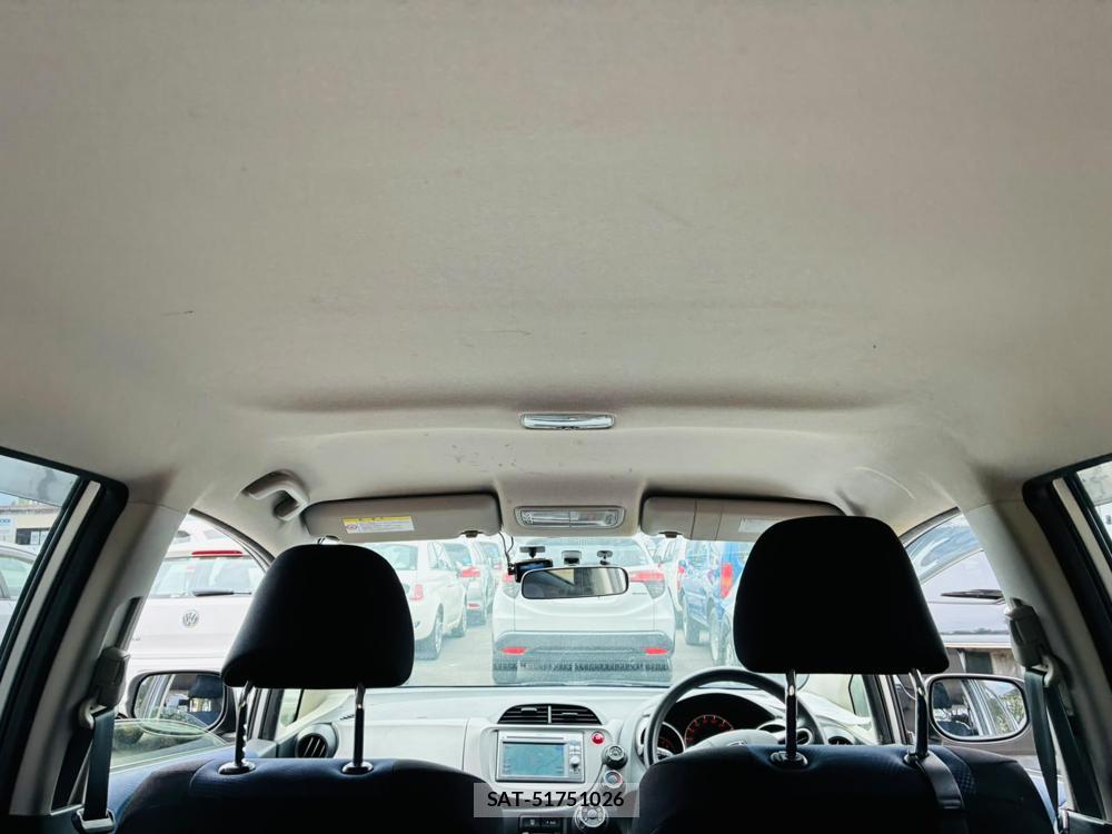 Honda FIT 2012-05 8056362-24