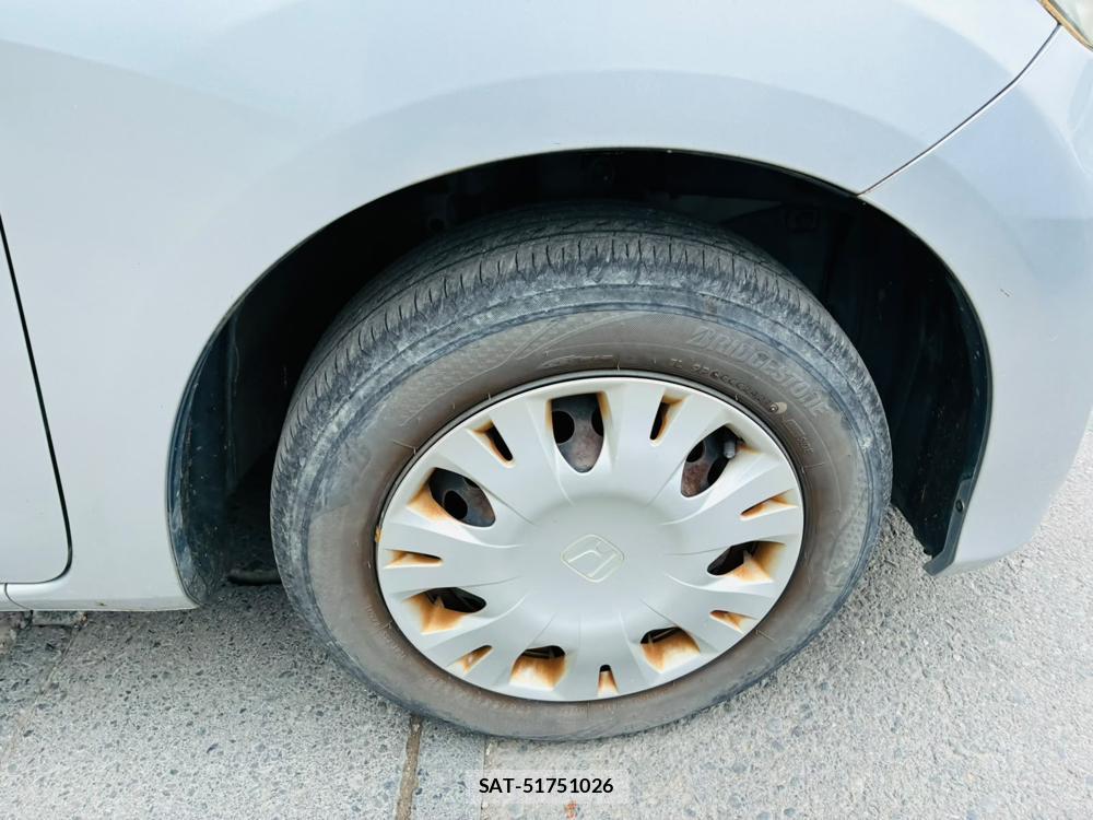 Honda FIT 2012-05 8056362-27
