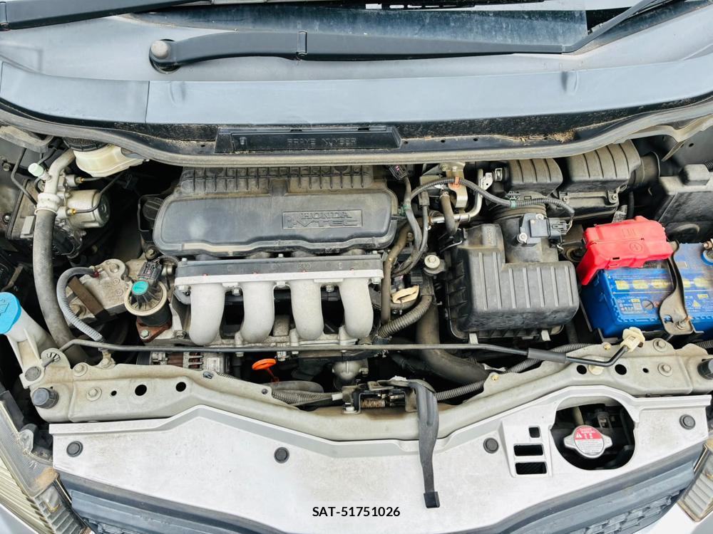 Honda FIT 2012-05 8056362-36