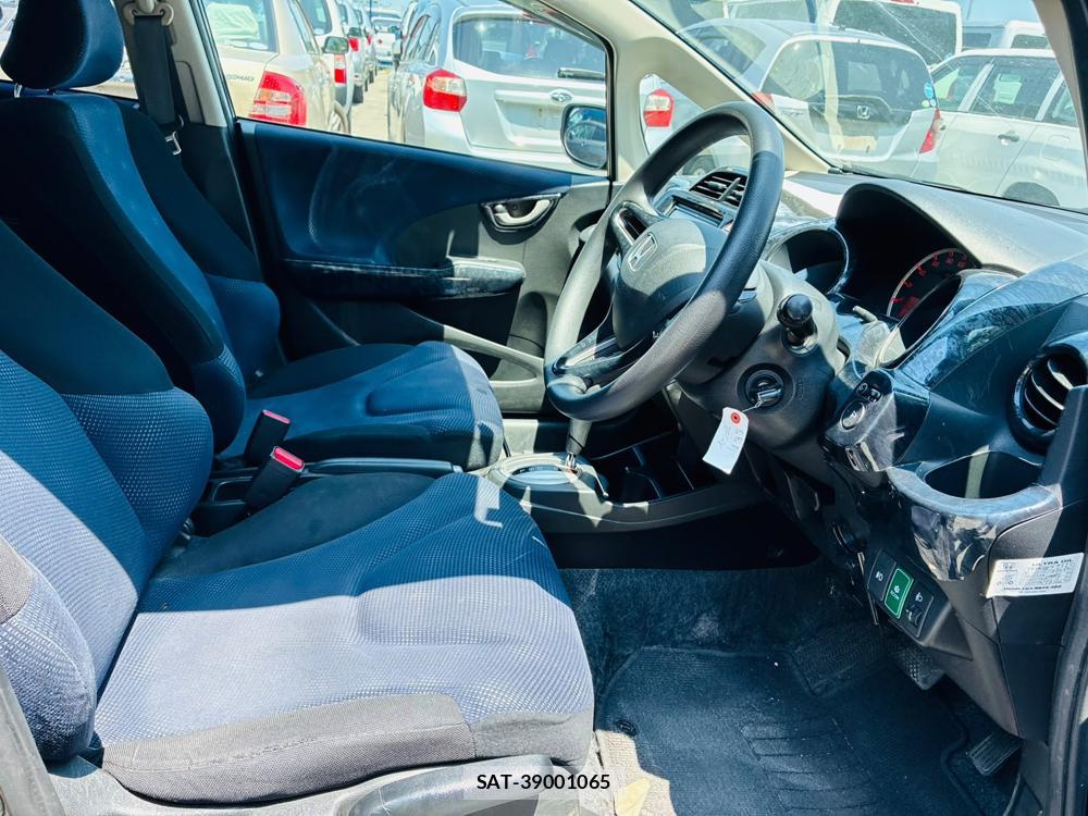 Honda FIT 2011-04 7738936-11