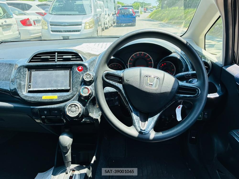 Honda FIT 2011-04 7738936-13
