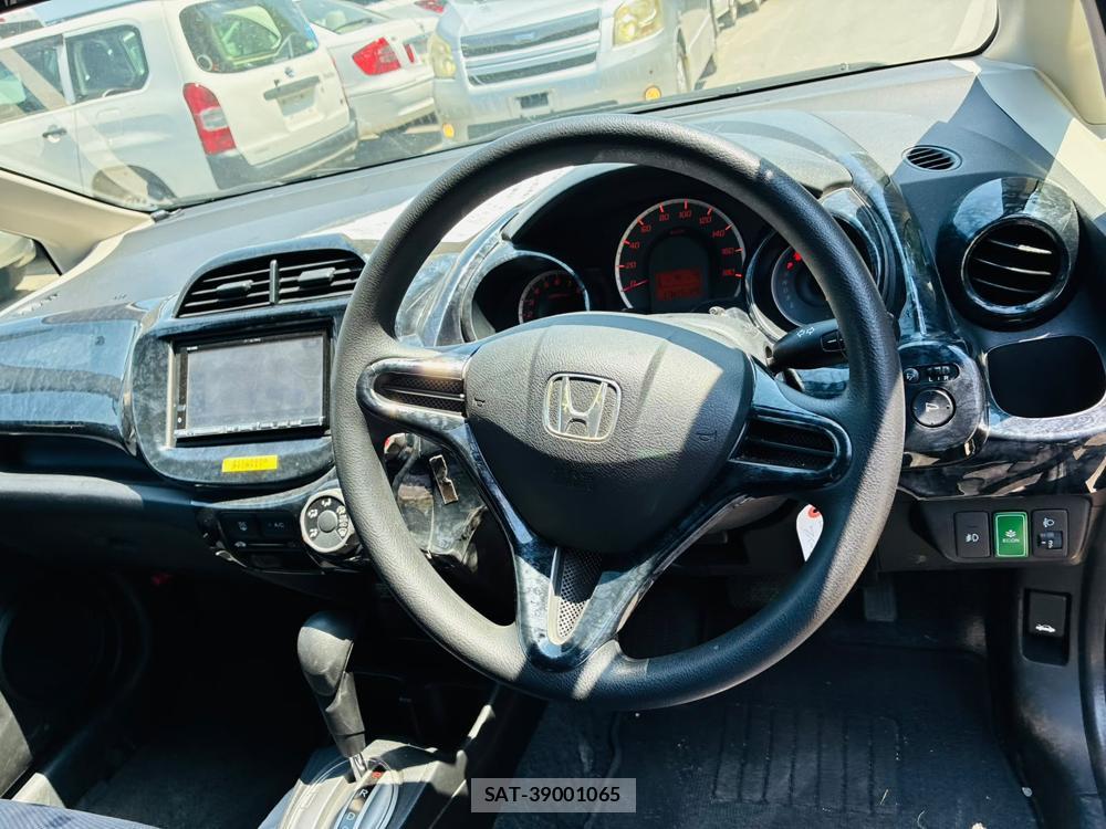 Honda FIT 2011-04 7738936-14