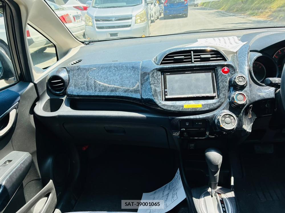 Honda FIT 2011-04 7738936-17