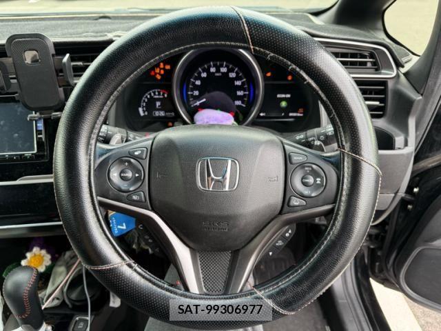 Honda FIT 2018-04 8099141-4