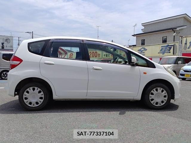 Honda FIT 2014-04 8099145-9