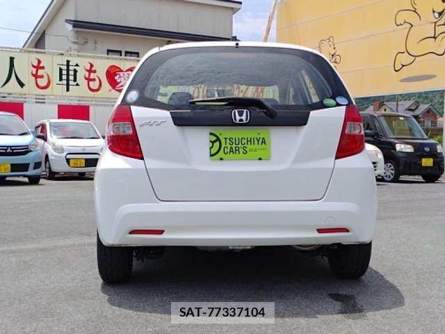 Honda FIT 2014-04 8099145-10