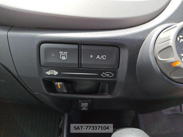 Honda FIT 2014-04 8099145-13