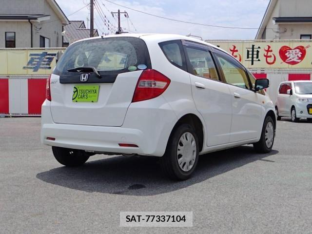 Honda FIT 2014-04 8099145-1