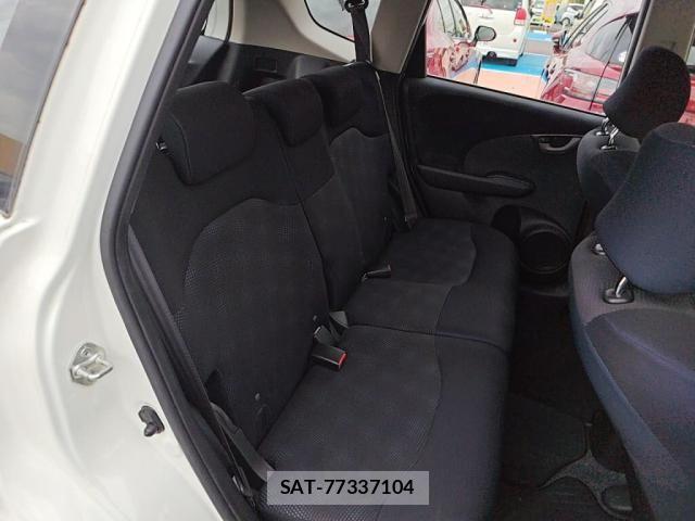 Honda FIT 2014-04 8099145-20