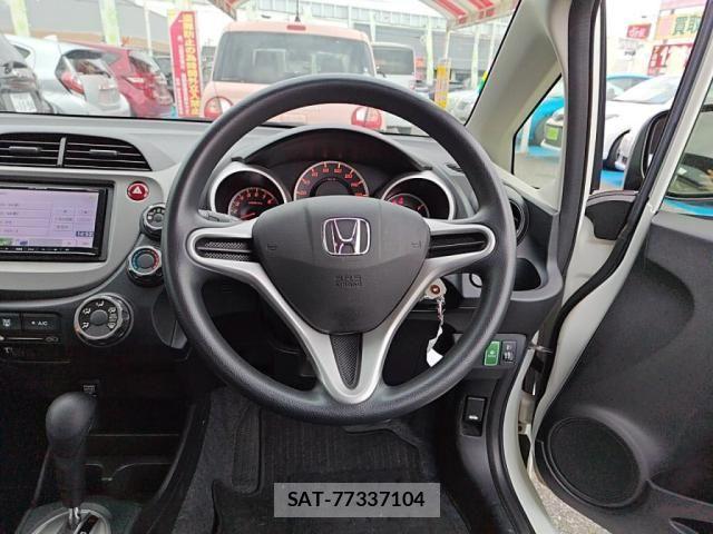 Honda FIT 2014-04 8099145-2