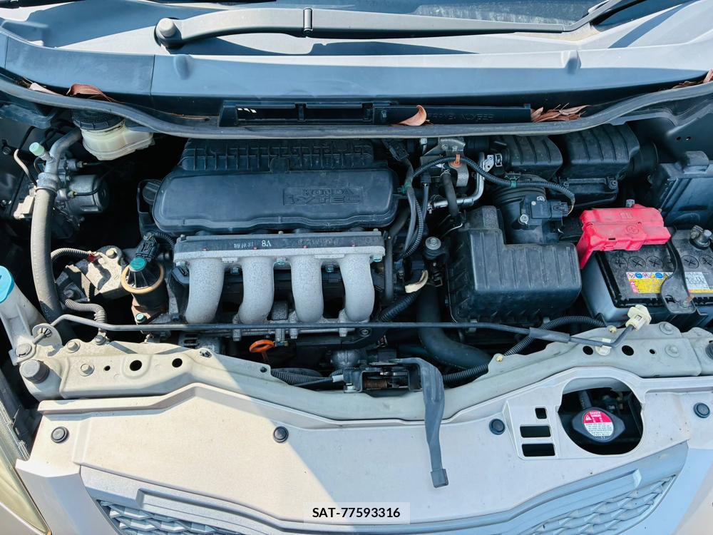 Honda FIT 2010-04 7970699-38