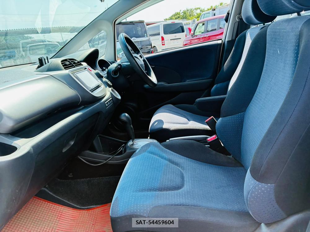 Honda FIT 2009-03 8068709-10
