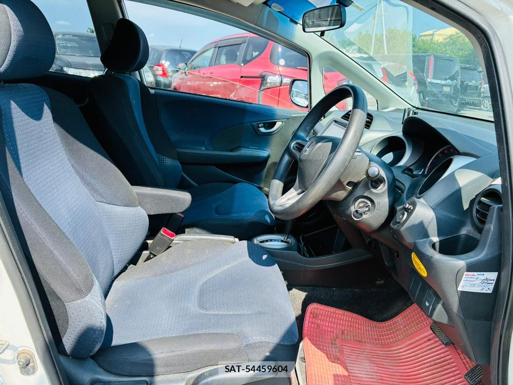 Honda FIT 2009-03 8068709-11