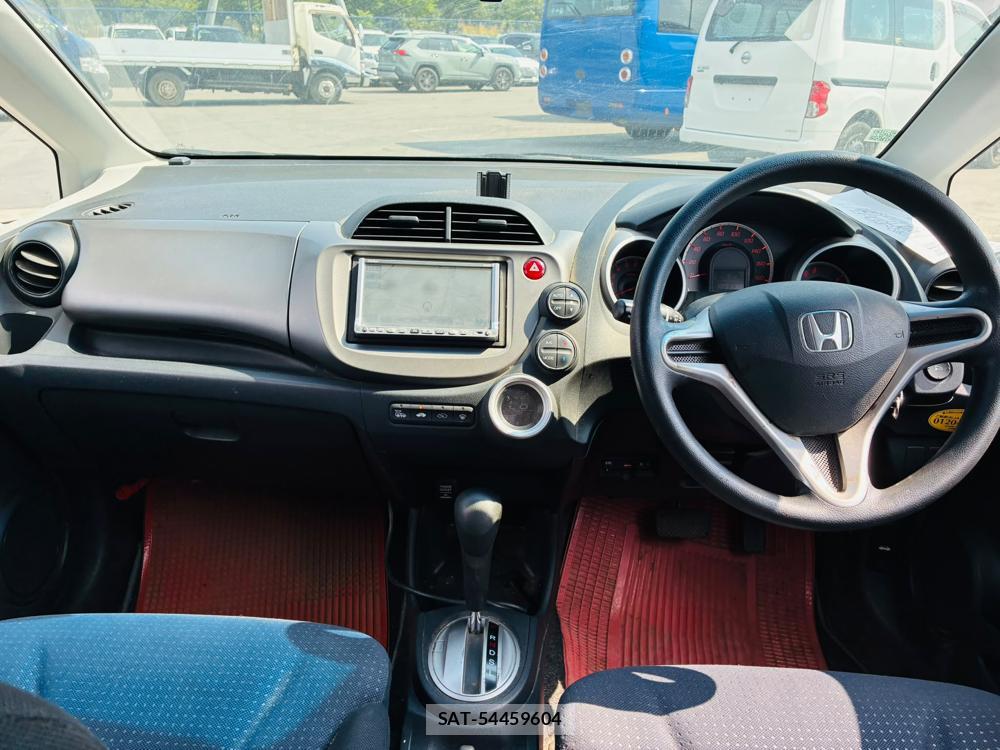 Honda FIT 2009-03 8068709-12