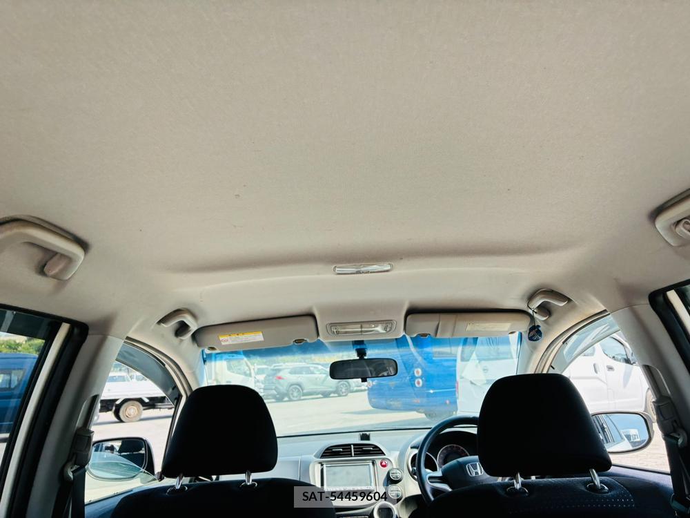 Honda FIT 2009-03 8068709-24