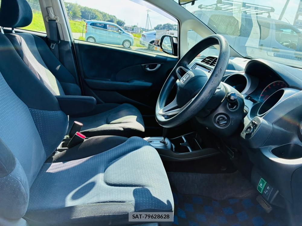 Honda FIT 2012-06 7970702-11