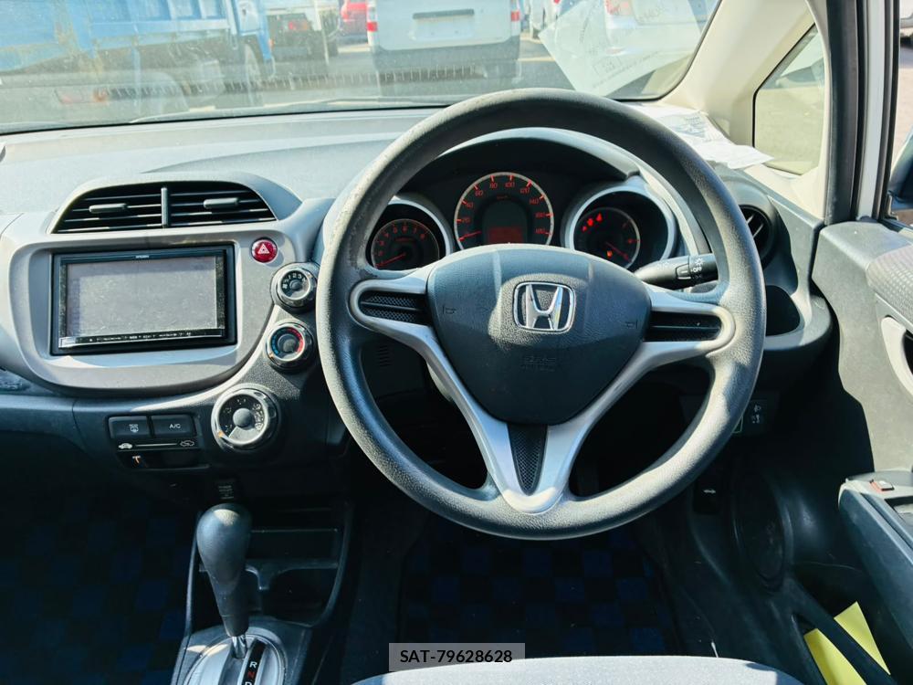 Honda FIT 2012-06 7970702-13