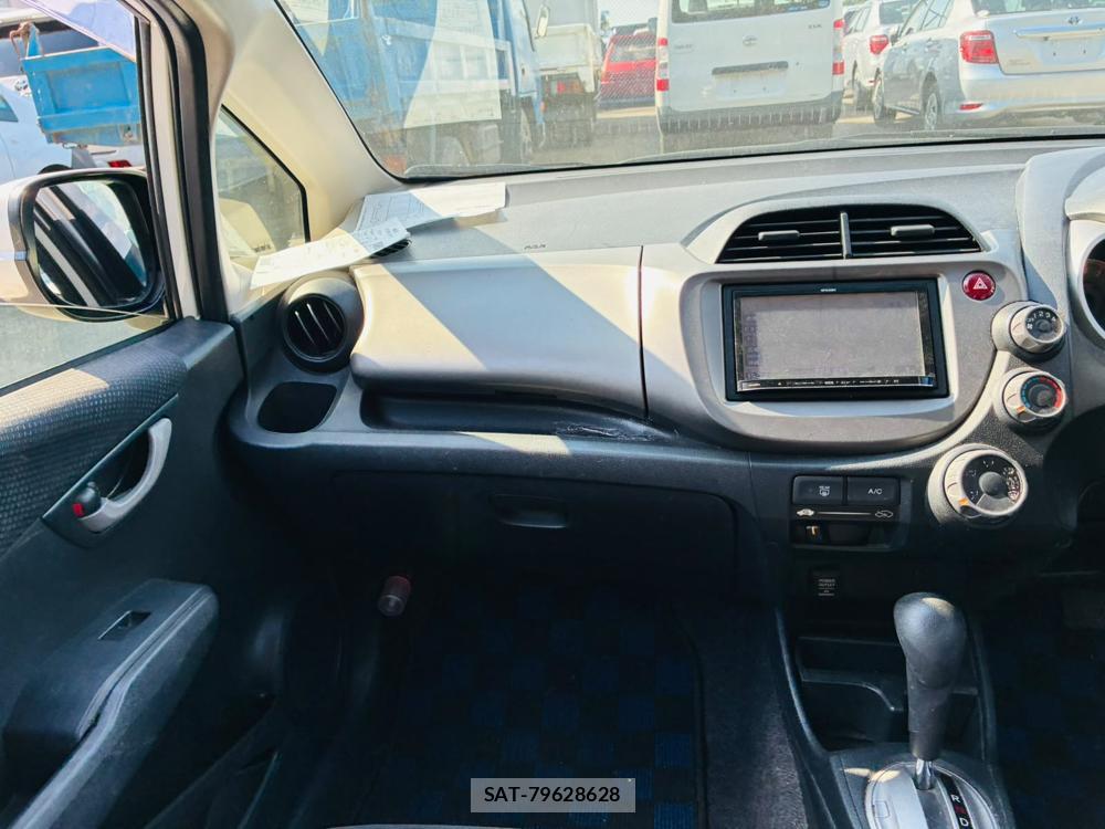 Honda FIT 2012-06 7970702-17
