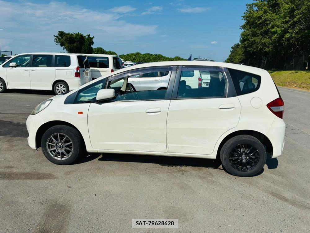 Honda FIT 2012-06 7970702-1