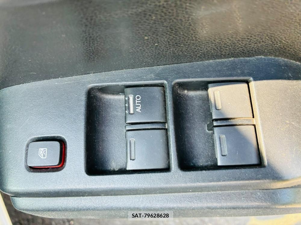 Honda FIT 2012-06 7970702-21