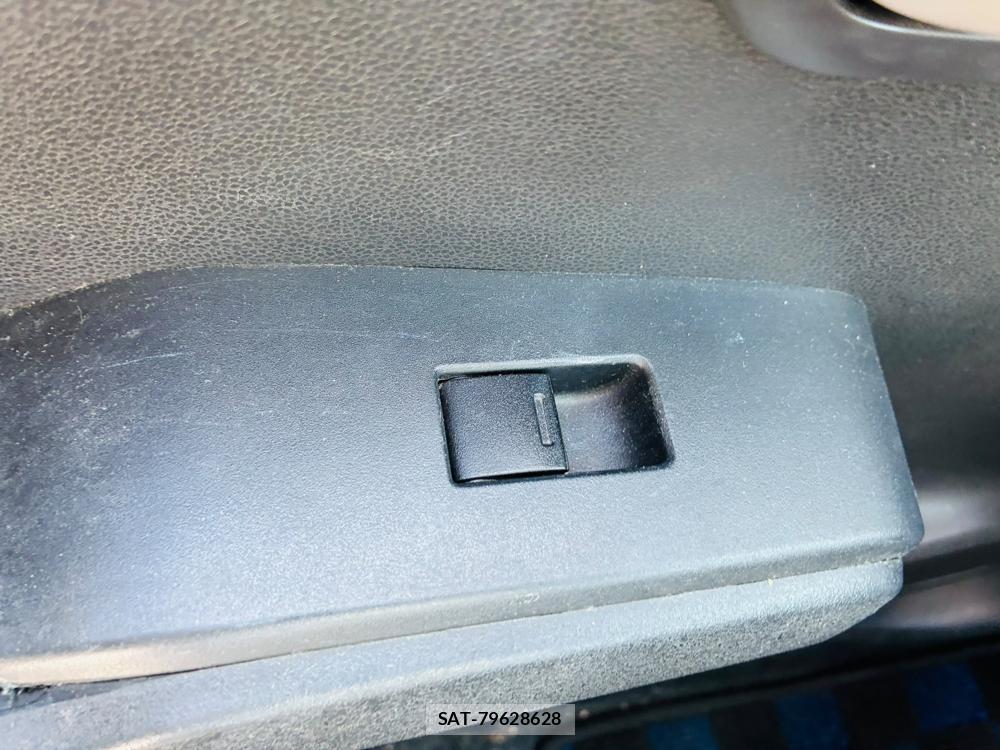 Honda FIT 2012-06 7970702-23